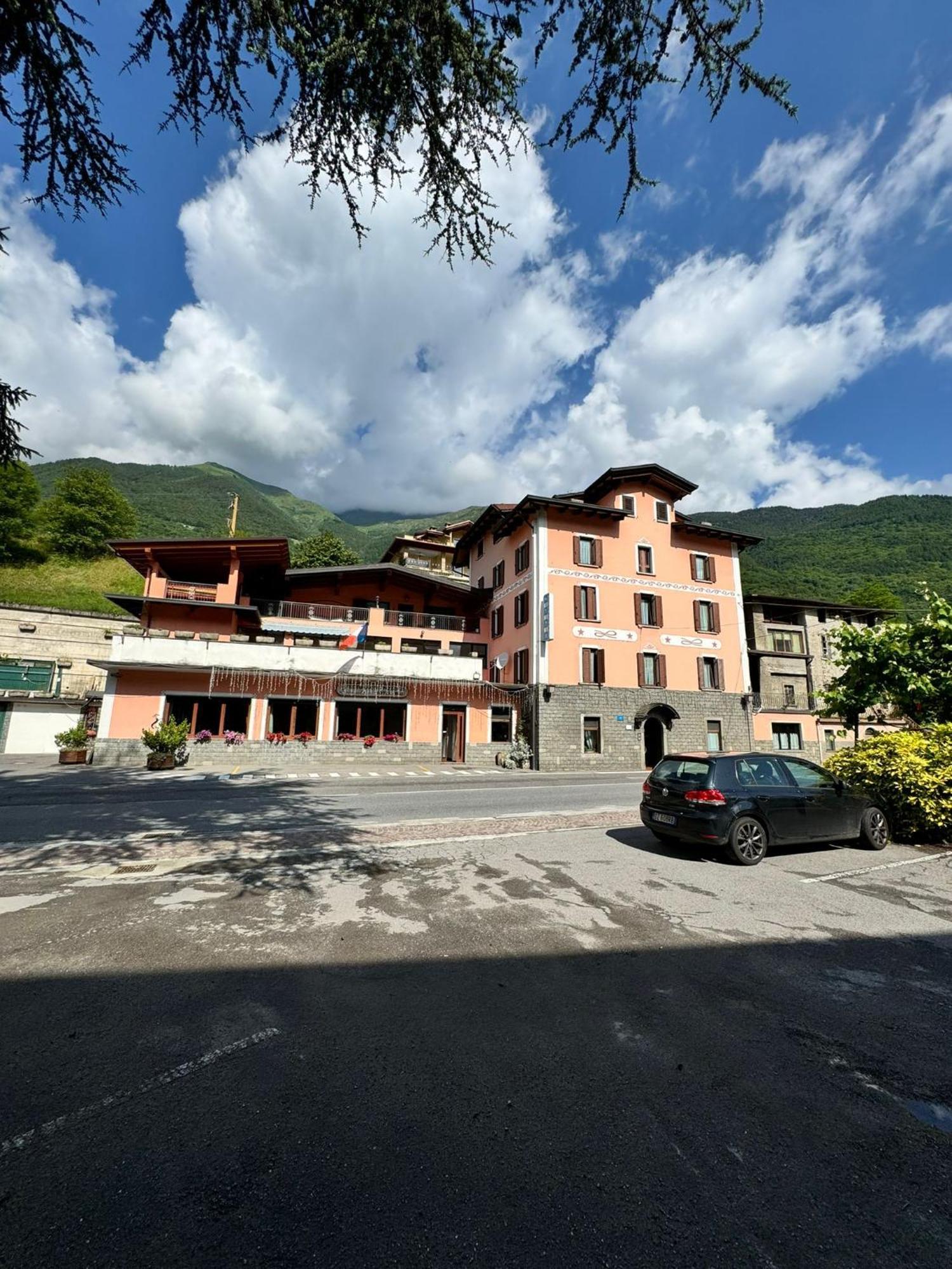 Hotel Eternita Malonno Exterior foto